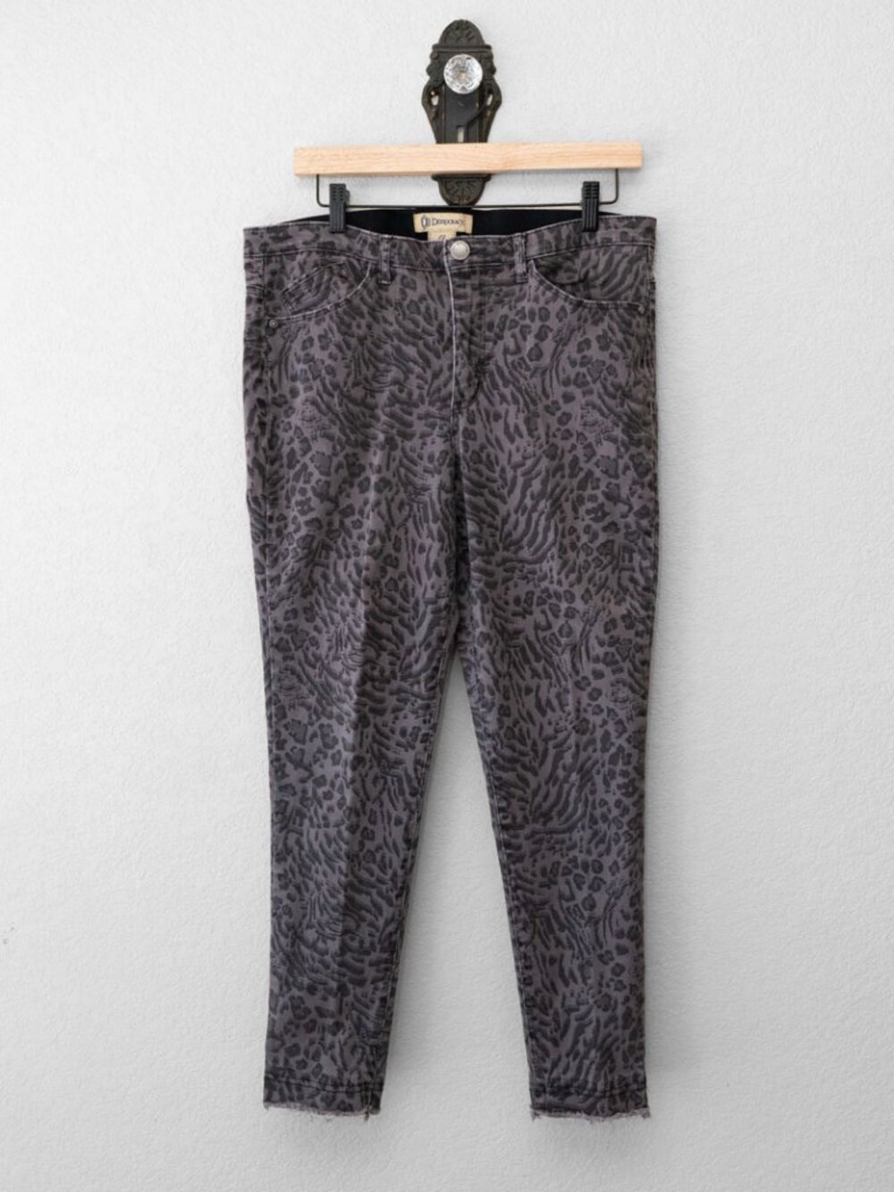 Democracy Ab Solution Jeans Womens 12 Gray Animal Print Skinny Raw Hem Stretch